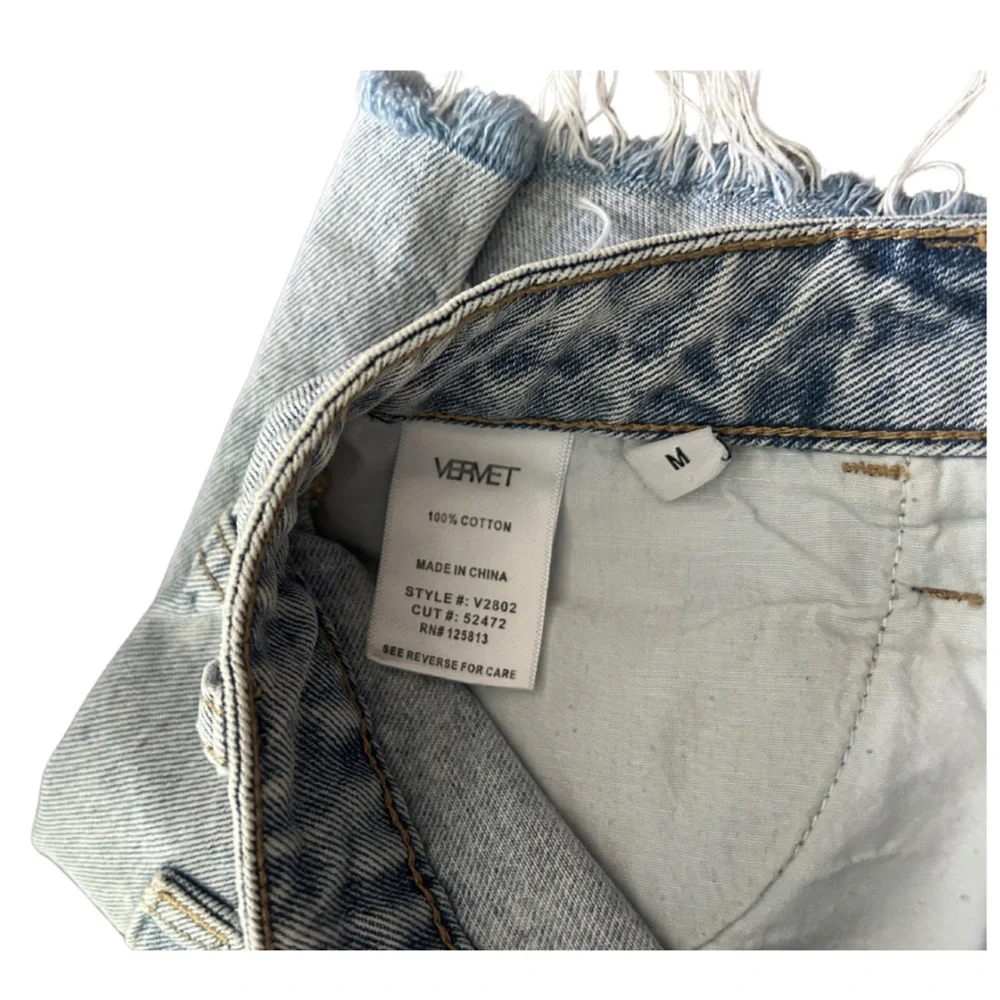 Vervet Rebecca High Rise Denim Shorts | Light Blue | Size M